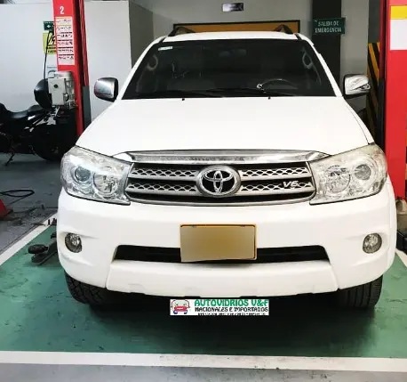 Autovidrios V&F
